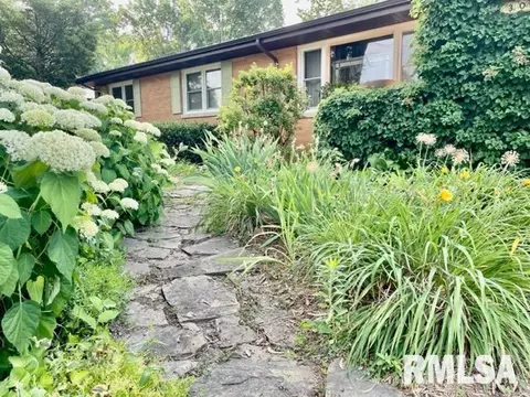 2304 Parkview Dr, Springfield, IL 62704 photo 3