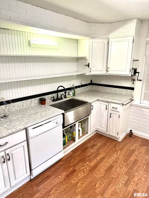 200 N Main St, Berlin, IL 62670 photo 24