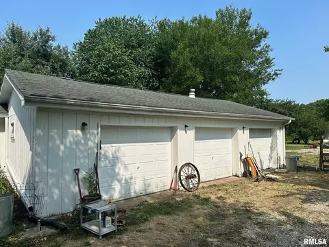 200 N Main St, Berlin, IL 62670 photo 6