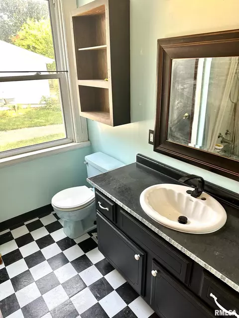 200 N Main St, Berlin, IL 62670 photo 22