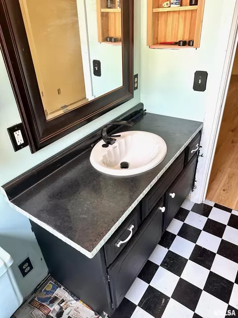 200 N Main St, Berlin, IL 62670 photo 21