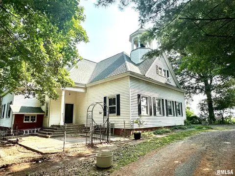 200 N Main St, Berlin, IL 62670 photo 4