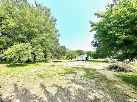 200 N Main St, Berlin, IL 62670 photo 7