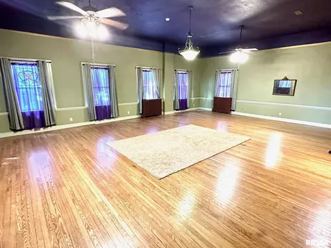 200 N Main St, Berlin, IL 62670 photo 16
