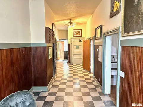 200 N Main St, Berlin, IL 62670 photo 12
