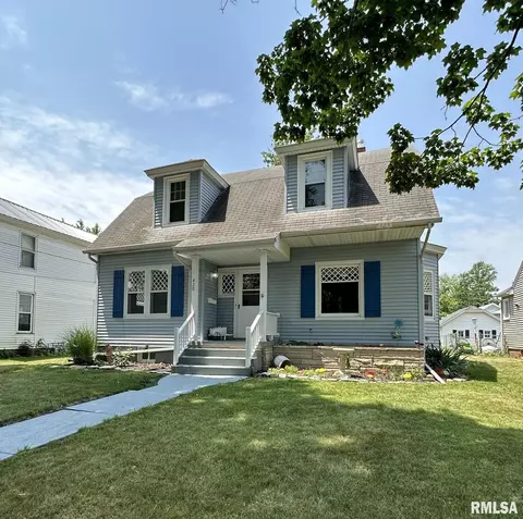 420 N 3rd St, Monmouth, IL 61462