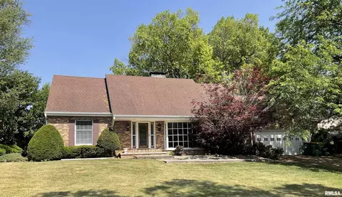 453 Edwards Ave, Galesburg, IL 61401