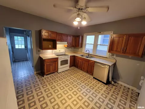 1429 Pennsylvania Ave, Springfield, IL 62702 photo 5