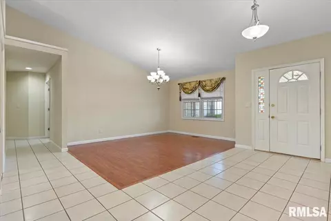 3532 Glengate Dr, Springfield, IL 62711 photo 5