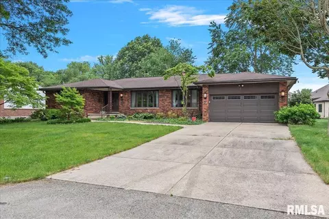 2206 Wydown Ave, Springfield, IL 62704