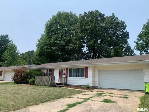 307 Brookside Dr, Jacksonville, IL 62650