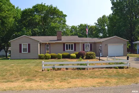 511 W Walnut St, Mason City, IL 62664
