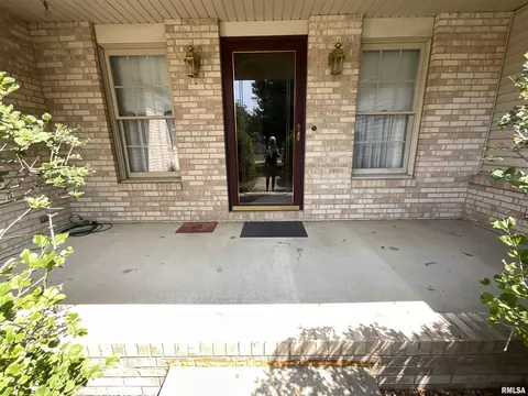 4525 Barrington Dr, Springfield, IL 62711 photo 2