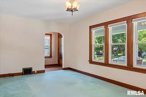 812 S Feldkamp Ave, Springfield, IL 62704 photo 9