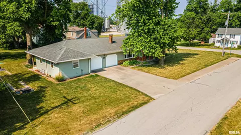 201 W Lantz St, Congerville, IL 61729 photo 3
