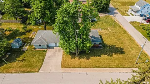 201 W Lantz St, Congerville, IL 61729 photo 2