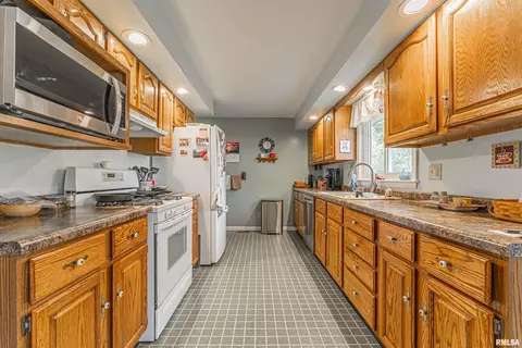 201 W Lantz St, Congerville, IL 61729 photo 13