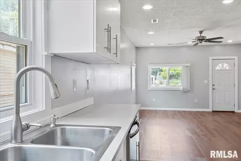 1024 N Wesley St, Springfield, IL 62702 photo 13