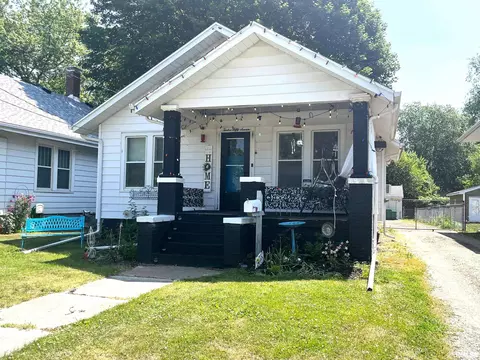 1257 Beecher Ave, Galesburg, IL 61401