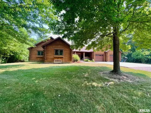 16578 Grandview St, Petersburg, IL 62675
