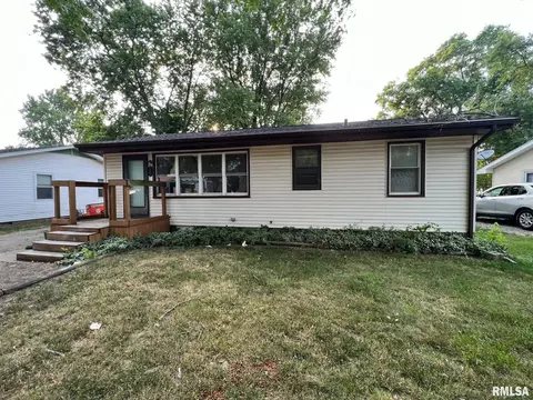 1703 N Ottawa St, Lincoln, IL 62656
