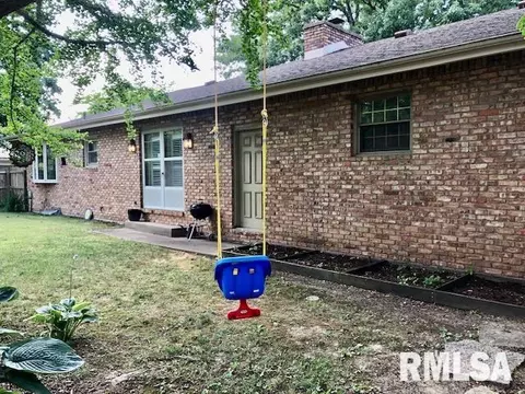 1628 Denison Dr, Springfield, IL 62704 photo 4