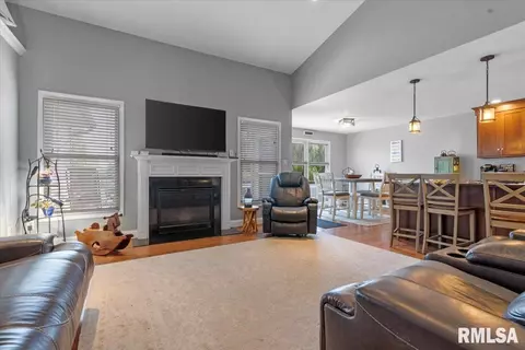 2704 Buckskin Trl, Springfield, IL 62711 photo 4