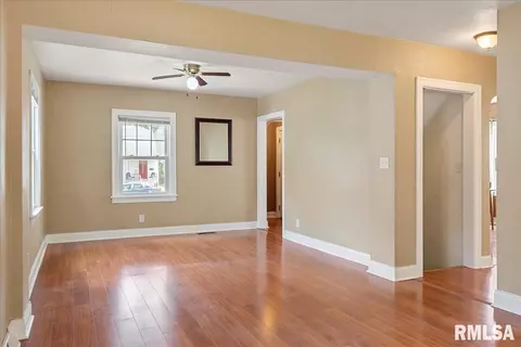 2049 N 7th St, Springfield, IL 62702 photo 8