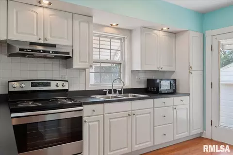 2049 N 7th St, Springfield, IL 62702 photo 11