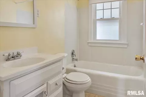 2049 N 7th St, Springfield, IL 62702 photo 9