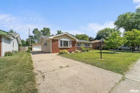 84 Danbury Dr, Springfield, IL 62704 photo 3