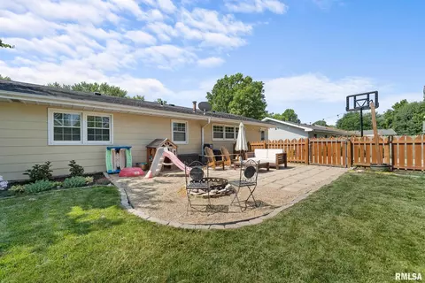 84 Danbury Dr, Springfield, IL 62704 photo 7