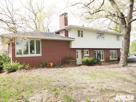 3412 Kennedy Rd, Taylorville, IL 62568