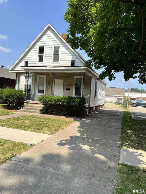 830 S College St, Springfield, IL 62704