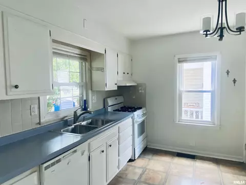 1617 S Walnut St, Springfield, IL 62704 photo 6