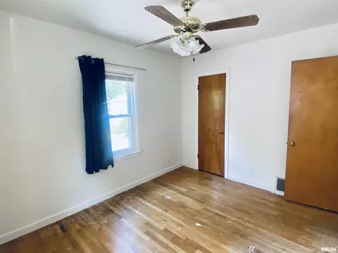 1617 S Walnut St, Springfield, IL 62704 photo 13