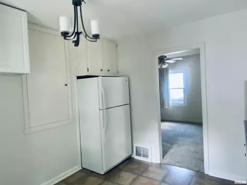 1617 S Walnut St, Springfield, IL 62704 photo 8