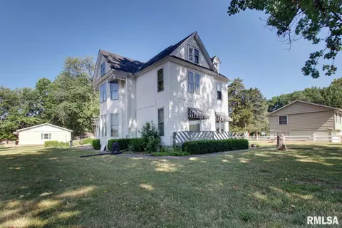 1931 N 5th St, Quincy, IL 62301