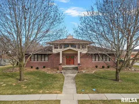 6 Briarwood Ln, Rochester, IL 62563