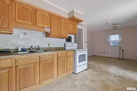 2426 Devonshire Rd, Springfield, IL 62703 photo 8