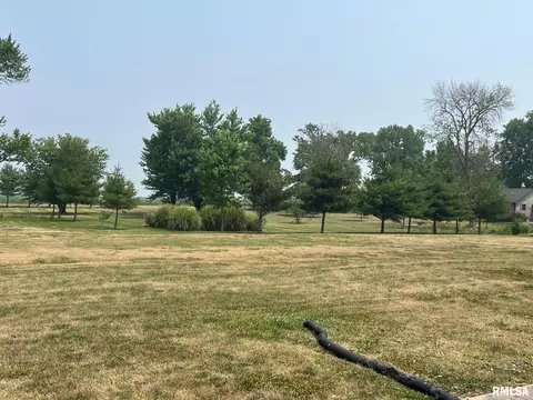 105 North St, Augusta, IL 62311 photo 2