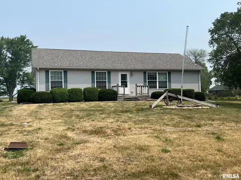 105 North St, Augusta, IL 62311