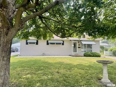 653 Marston Ave, Galesburg, IL 61401