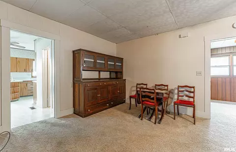 208 E Charles St, Mclean, IL 61754 photo 9