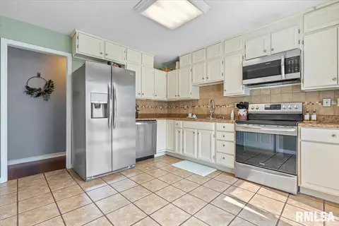 108 Neptune Villa Dr, Springfield, IL 62703 photo 11