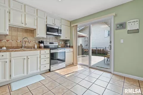108 Neptune Villa Dr, Springfield, IL 62703 photo 10