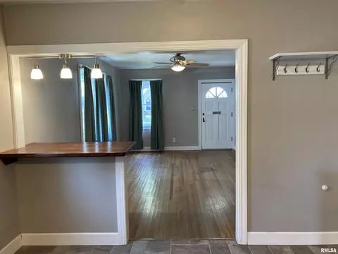 2429 S 5th St, Springfield, IL 62703 photo 9