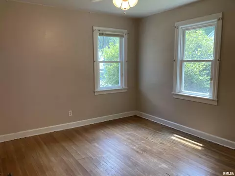 2429 S 5th St, Springfield, IL 62703 photo 12
