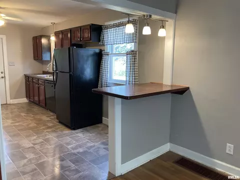 2429 S 5th St, Springfield, IL 62703 photo 8