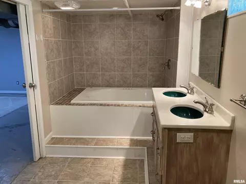 2429 S 5th St, Springfield, IL 62703 photo 18